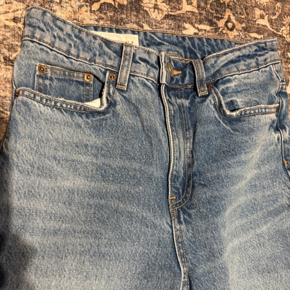 Zara Size 4 Classic Blue Denim Jeans, Straight cut